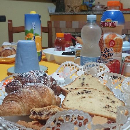 B&B Da Andreina Guspini Bagian luar foto