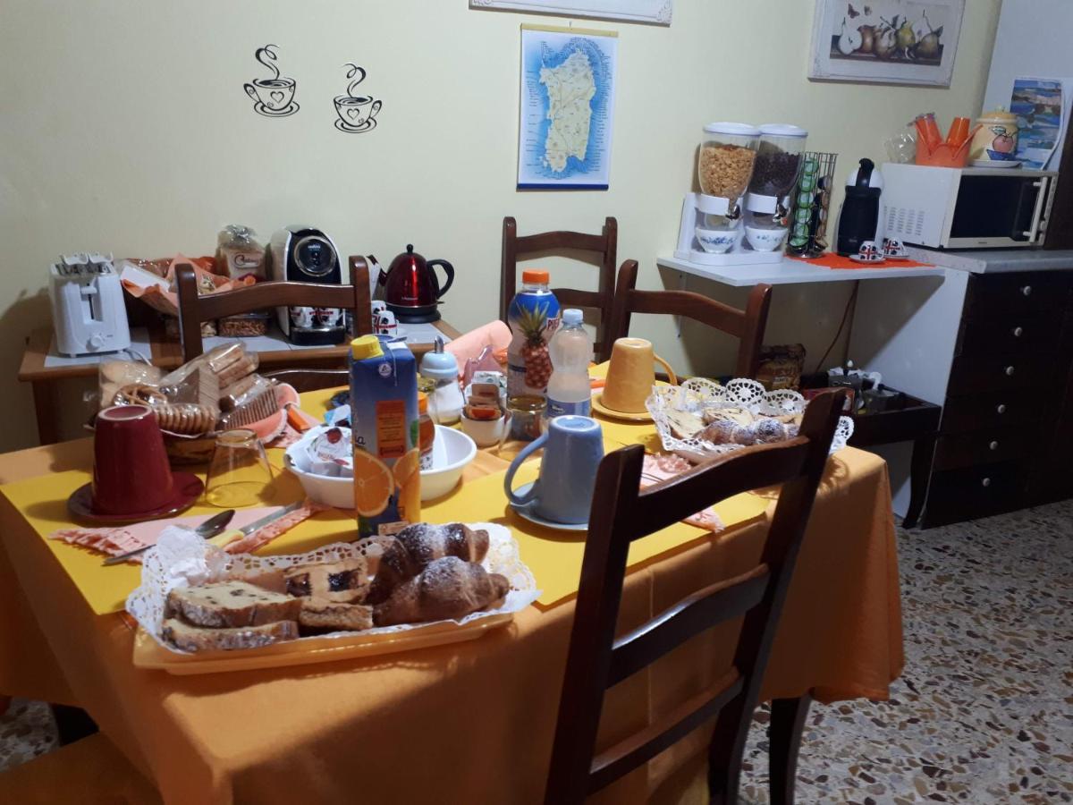 B&B Da Andreina Guspini Bagian luar foto