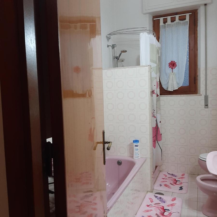 B&B Da Andreina Guspini Bagian luar foto