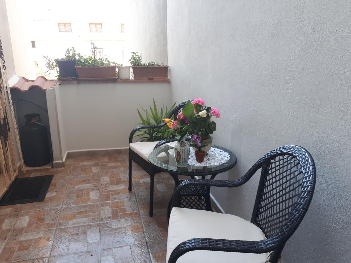 B&B Da Andreina Guspini Bagian luar foto