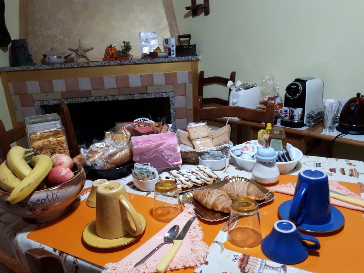 B&B Da Andreina Guspini Bagian luar foto